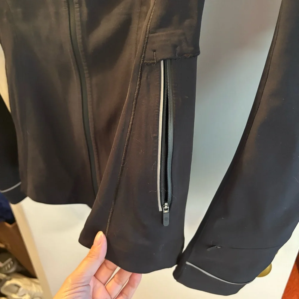 Lululemon | Lightweight Jacket - Picture 4 of 8